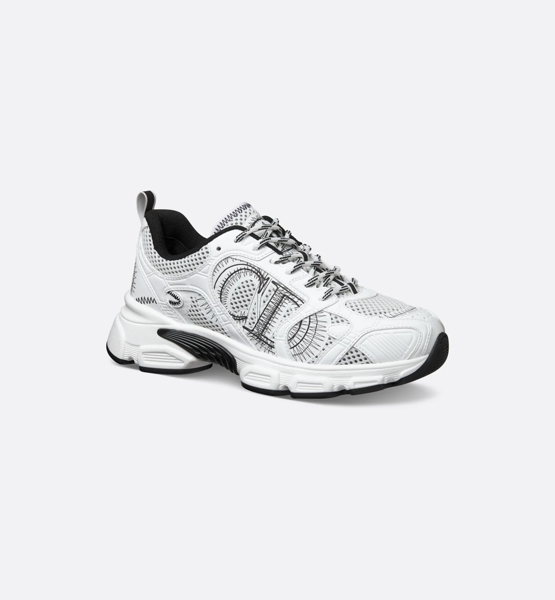 👟👟Ex-factory price 560👟👟 Dior Casual Sports Shoes Dad Shoes This new Dior Chrono sports shoe autumn ready-to-wear series reinterprets running shoes with Dior's high-end style. White and black mesh fabric with leather-effect panels, CD logo on the sides, star patch on the tongue and Dior logo on the heel, many details highlight the style. Using two-color laces, lightweight soles with star decoration, it can create a casual look all year round ▪️Size: 35-40
